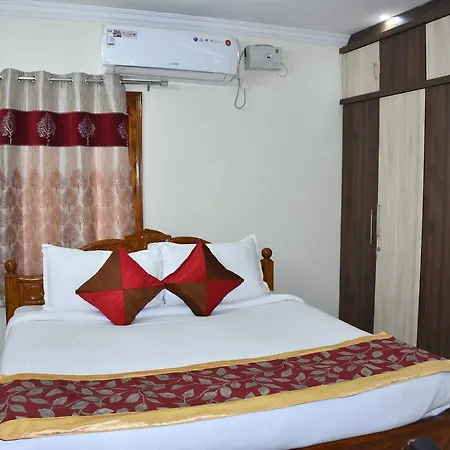 Hostel Oyo 16469 Pramukh *